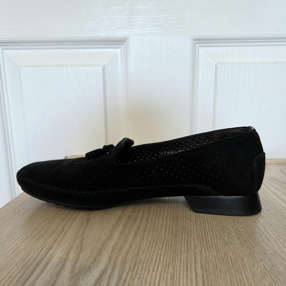 Stuart Weitzman Black Suede Leather Perforated Slip On Tassel Loafers Size 7B - Picture 5 of 9